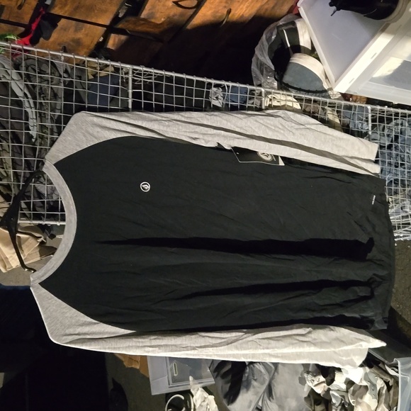 NWT Men's Volcom XL L/S Baseball T-Shirt. Black and Heather Grey - Picture 4 of 6